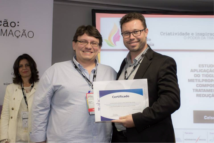 O diretor técnico da Grandha, Celso Martins Junior, recebeu menção honrosa no 29° Congresso Brasileiro de Cosmetologia por seu distinto trabalho com o ativo Tioglicolato de AMP.