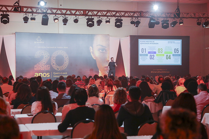 Celso Martins Junior palestra na 4° Convenção Nacional de Vendas Grandha 20 Anos.