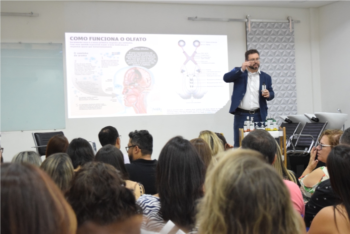 Lançamento das linhas Flowers e Touch Energy, da família Flores & Vegetais, Grandha. 25/03/2019.