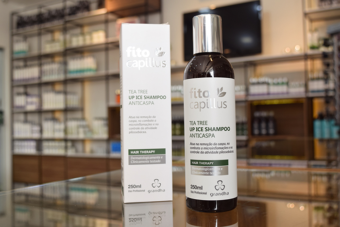 Tea Tree Up Ice Shampoo para o tratamento de dermatite seborreica.